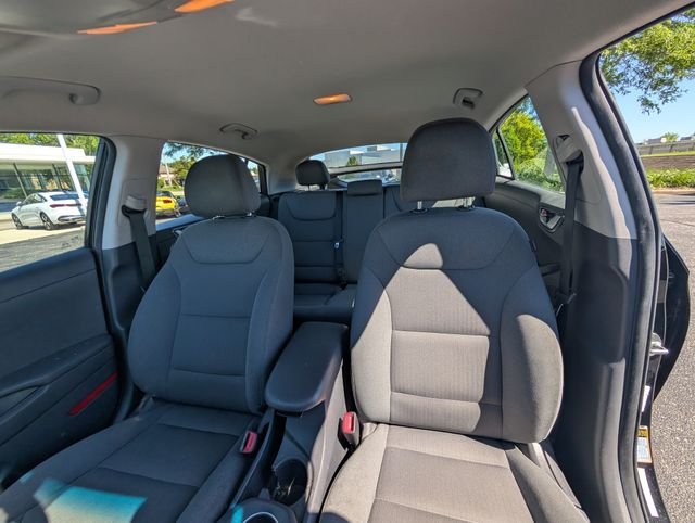 Used 2020 Black Noir Pearl Hyundai Blue image 12