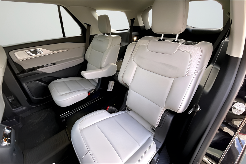 New 2026 Agate Black Metallic Ford Active image 17