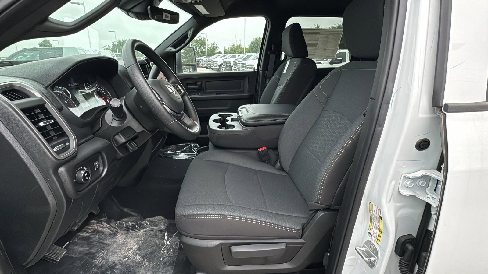 New 2026 Bright White Clear-Coat Exterior Paint RAM Tradesman image 13