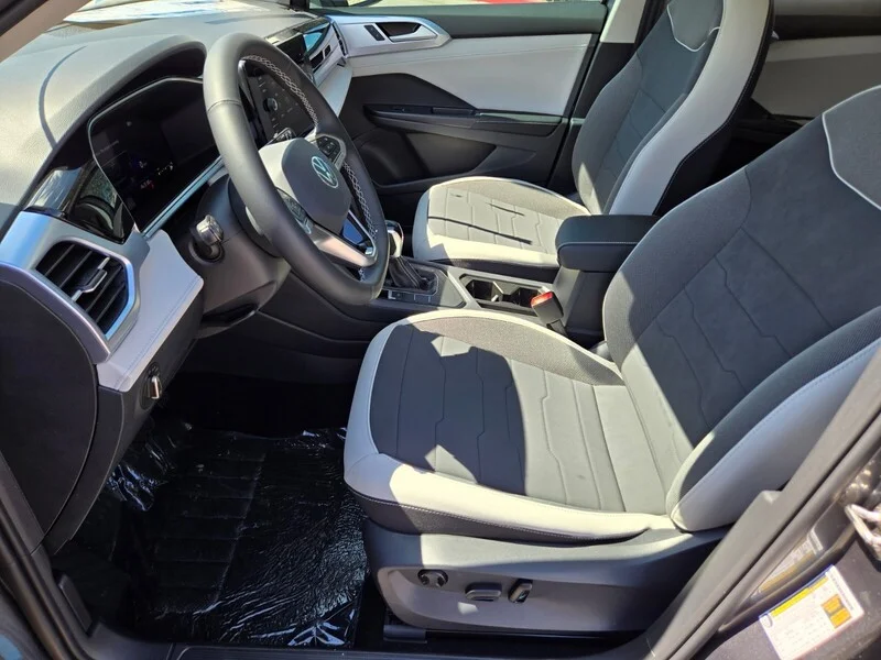 New 2026 Silver Volkswagen 1.5T SE image 6