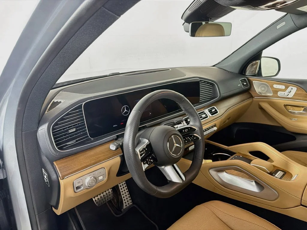 Used 2024  Mercedes-Benz GLS 450 image 10