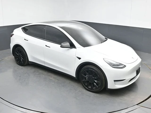 2022 Tesla Model Y Long Range Dual Motor All-Wheel Drive's photo