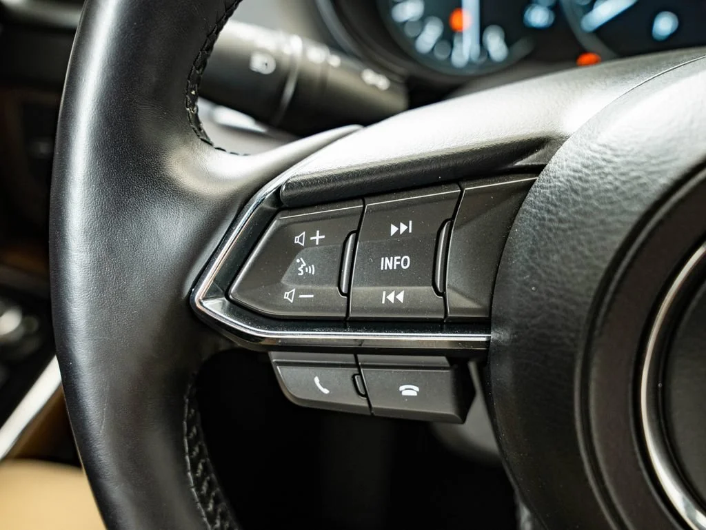 Used 2020 Machine Gray Metallic Mazda Signature image 30