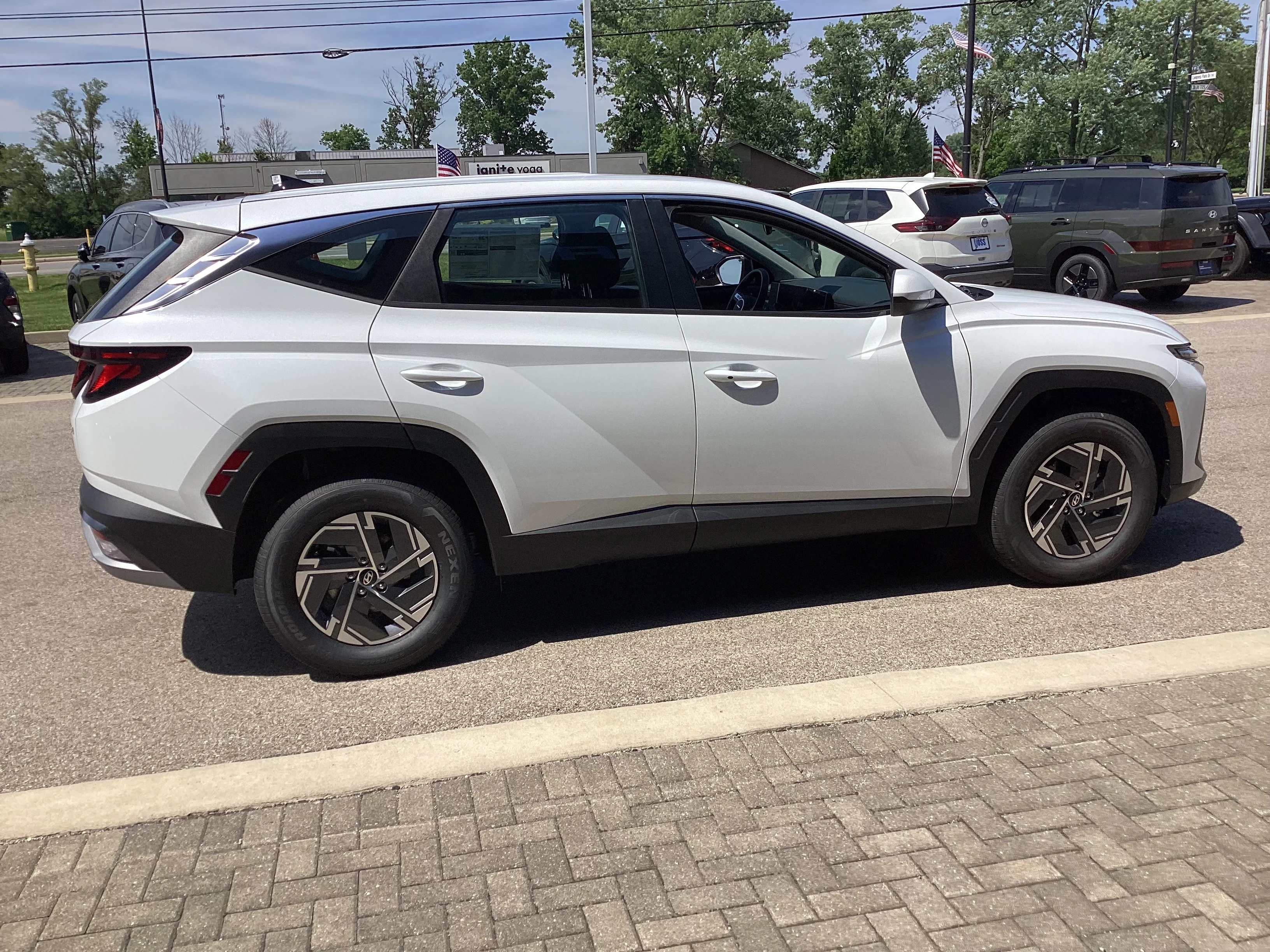 New 2026 Creamy White Pearl Hyundai Blue SE image 8