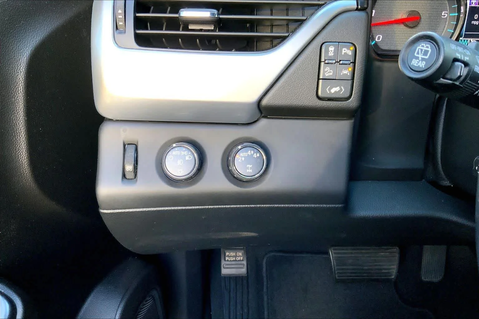 Used 2020 BLACK Chevrolet LT image 32