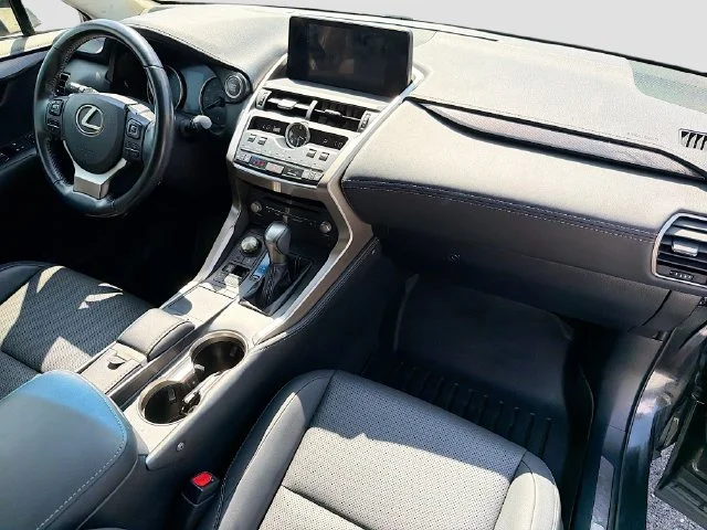 Used 2018  Lexus 300 Base image 26