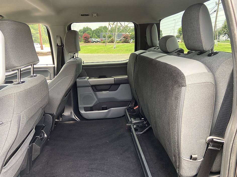 Used 2025 Black Metallic Ford XLT image 29