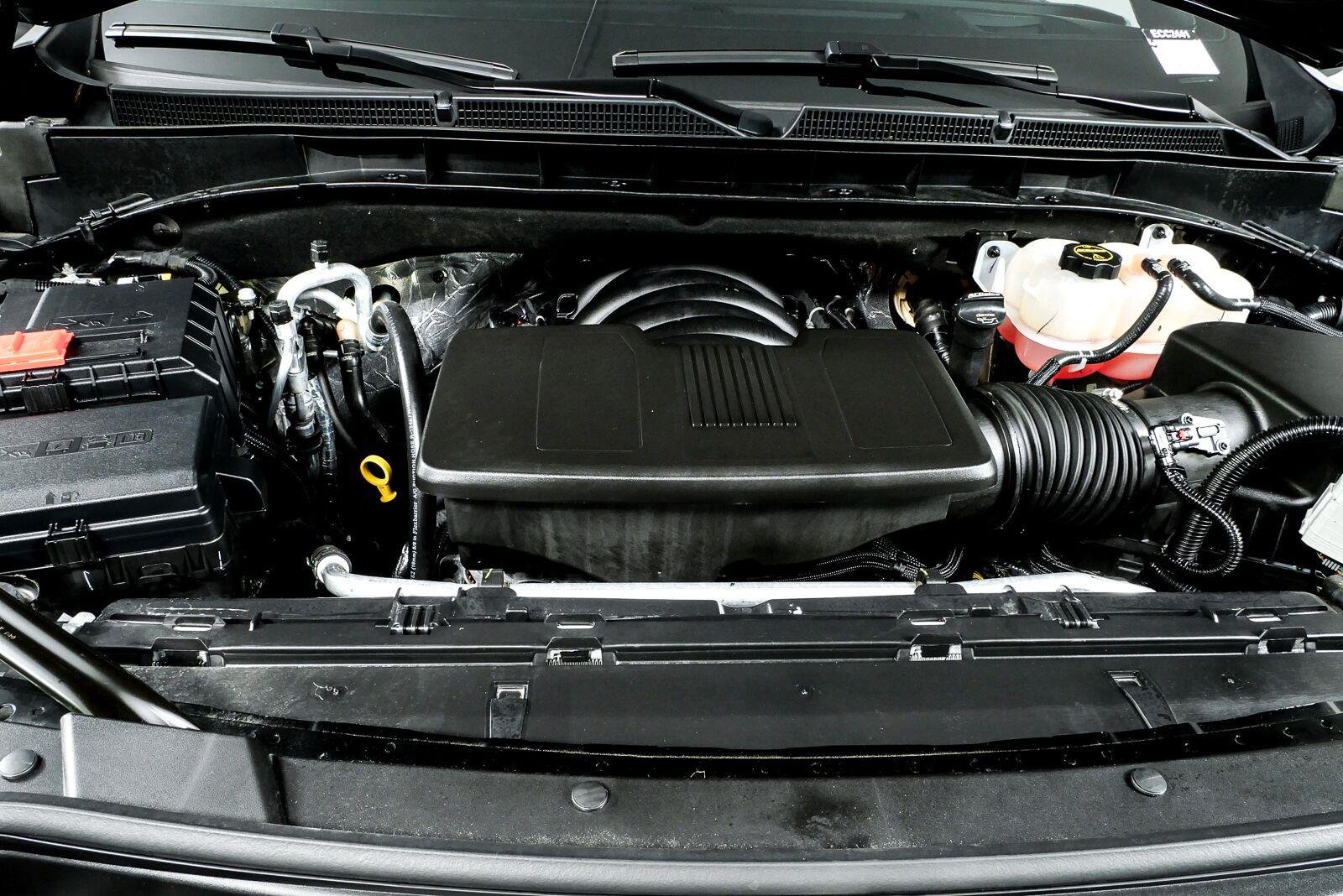 Used 2025 Black Raven Cadillac Sport Platinum image 40