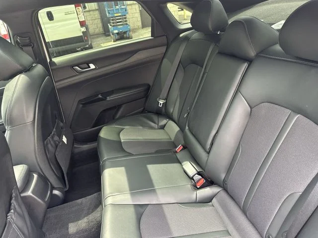 Used 2023 White Kia GT-Line image 27