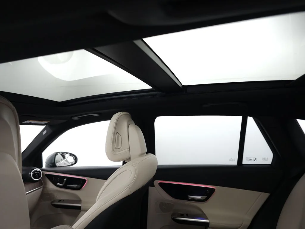 Certified Used 2026  Mercedes-Benz GLC 300 image 21