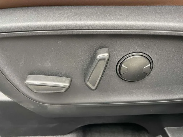 New 2026 Azure Gray Metallic Tri-Coat Ford Outer Banks® image 13