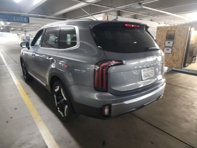 Used 2025 Silver Kia EX FWD image 4