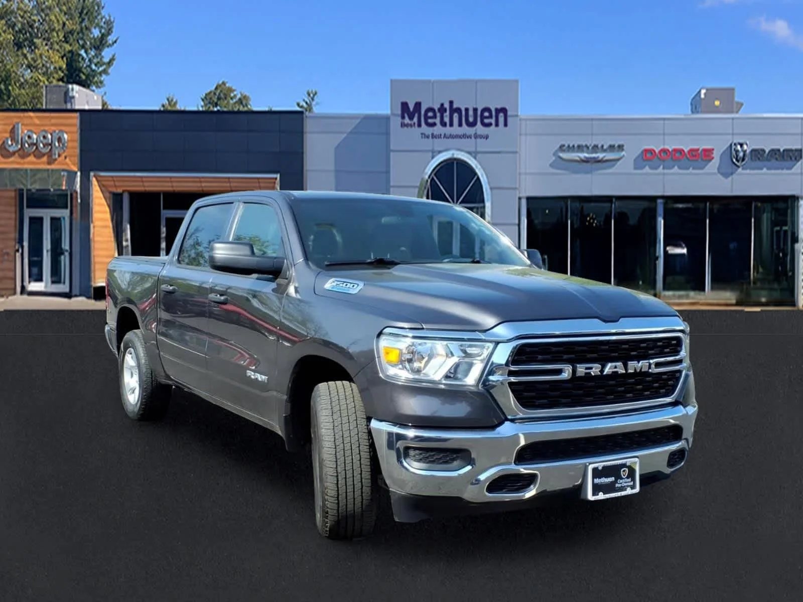 2023 RAM 1500 Big Horn/Lone Star 4x4 Crew Cab 5'7's photo