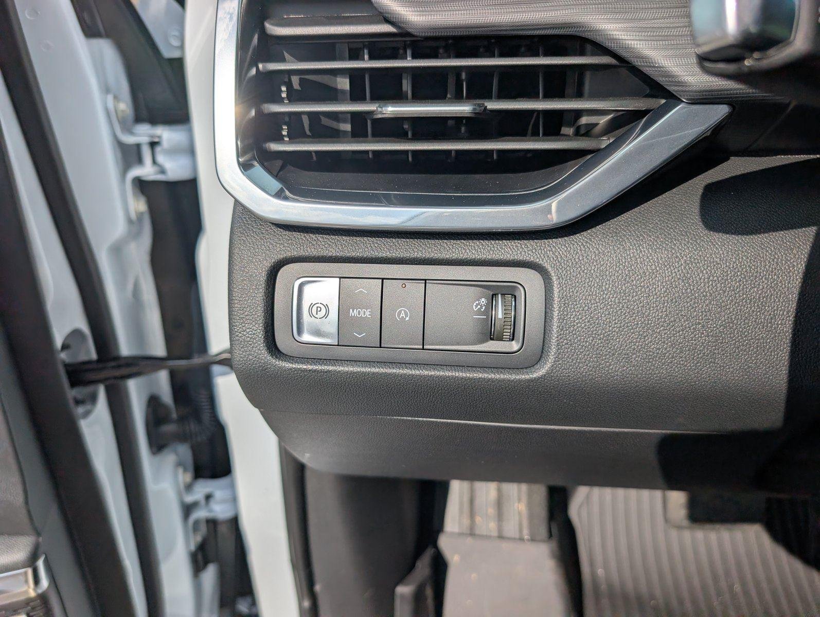 New 2026 Glacier White Tricoat GMC Elevation image 25