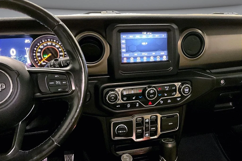 Used 2021 Green Jeep Unlimited Sport S image 9
