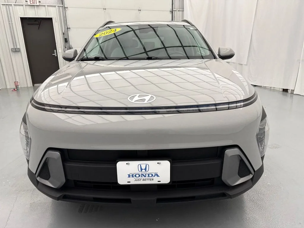 Used 2024 Gray Hyundai SEL image 2