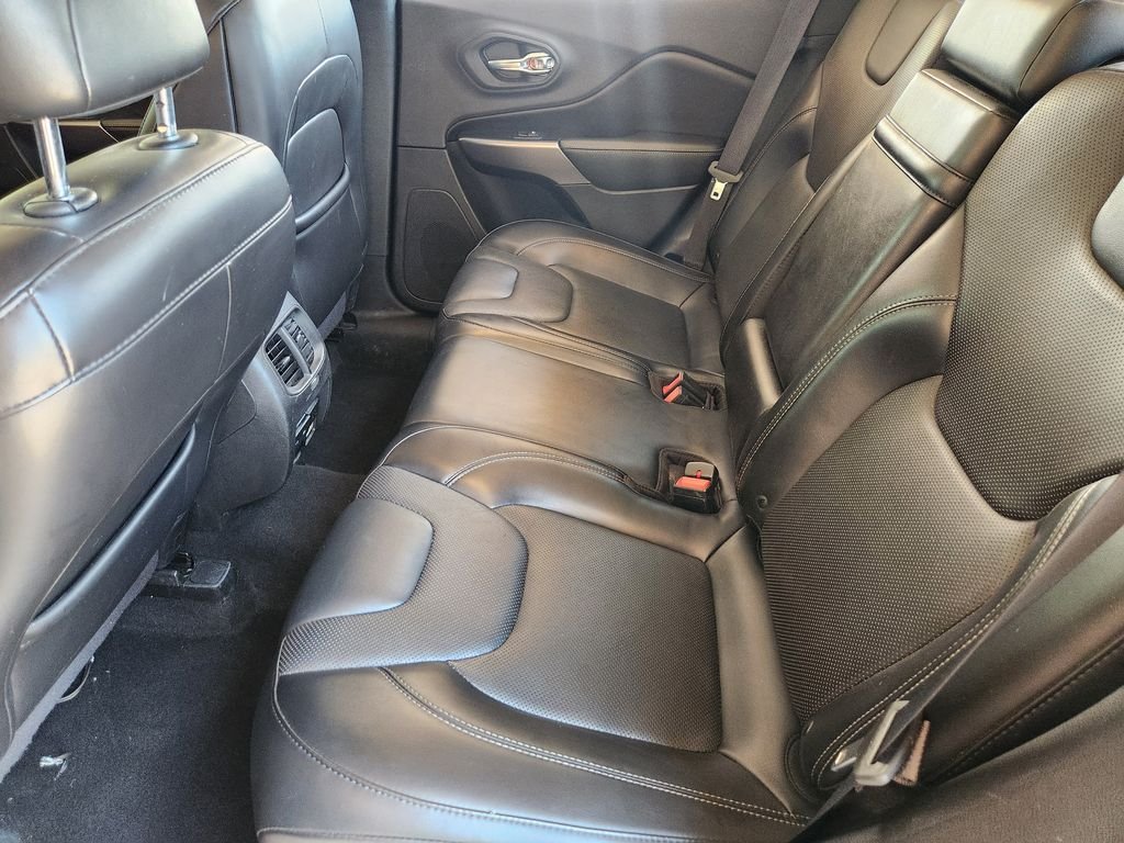 Used 2019 Diamond Black Crystal Pearlcoat Jeep Limited image 31
