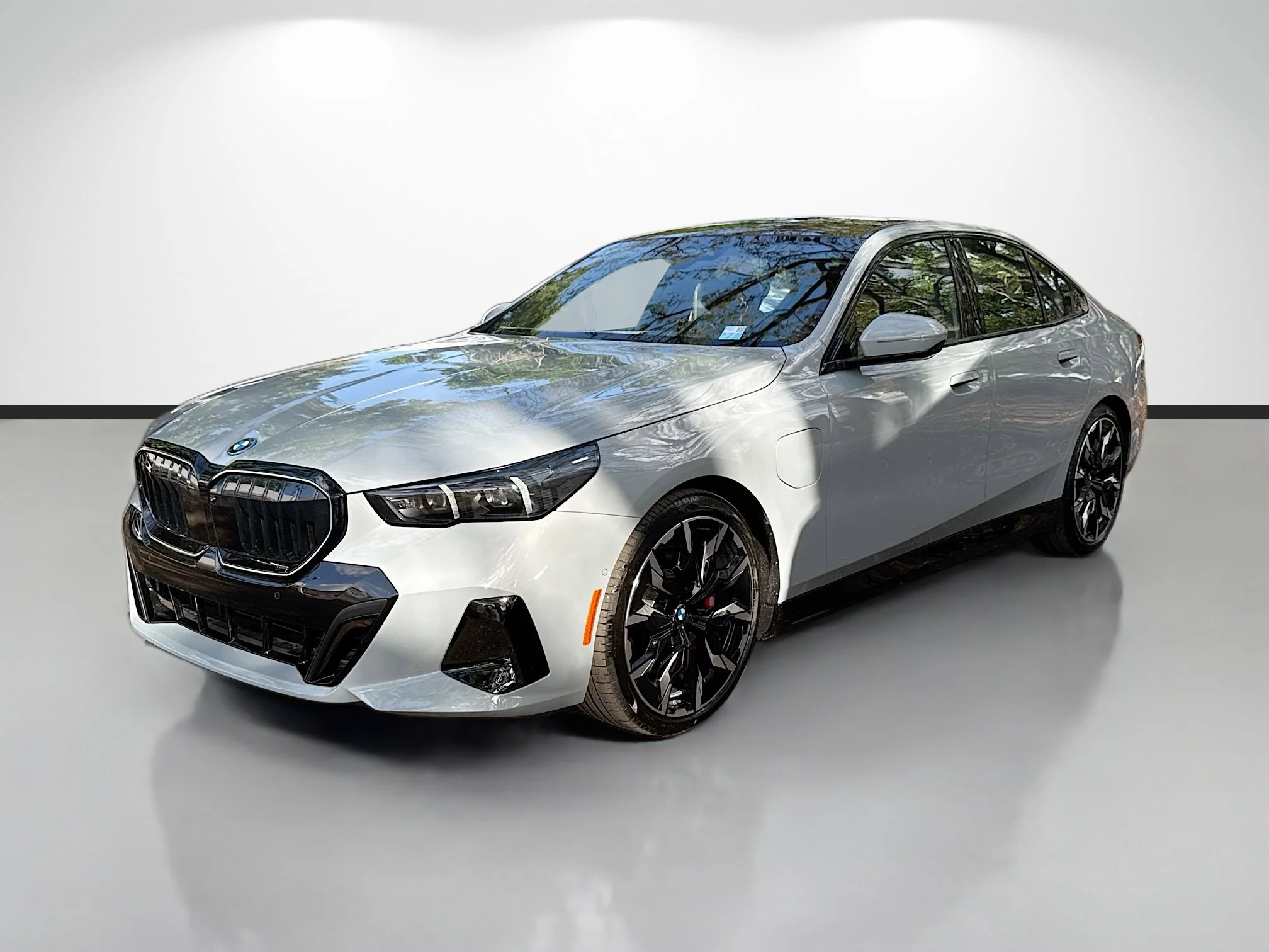 New 2026 Brooklyn Grey Metallic BMW 550e xDrive image 7