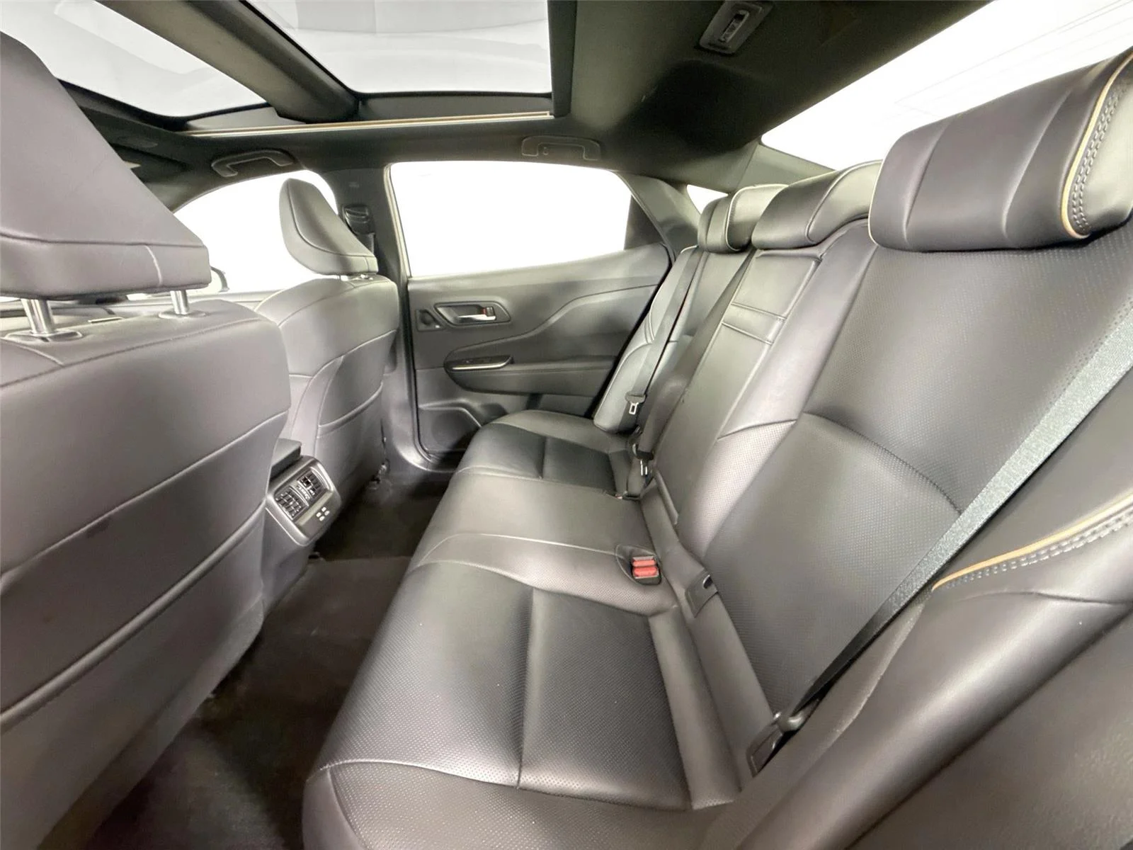 2023 Toyota Crown Limited - Photo 32