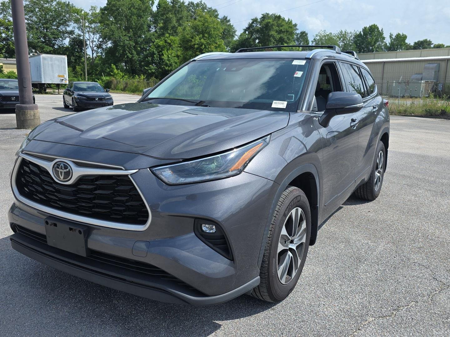 Used 2021 Magnetic Gray Metallic Toyota XLE image 10
