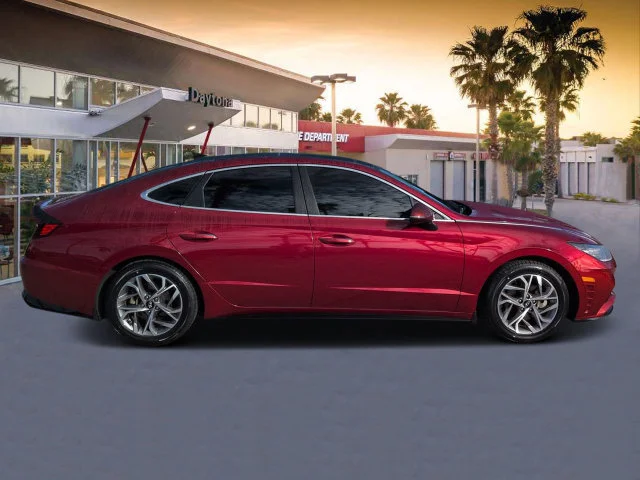 Used 2023 Red Hyundai SEL image 2