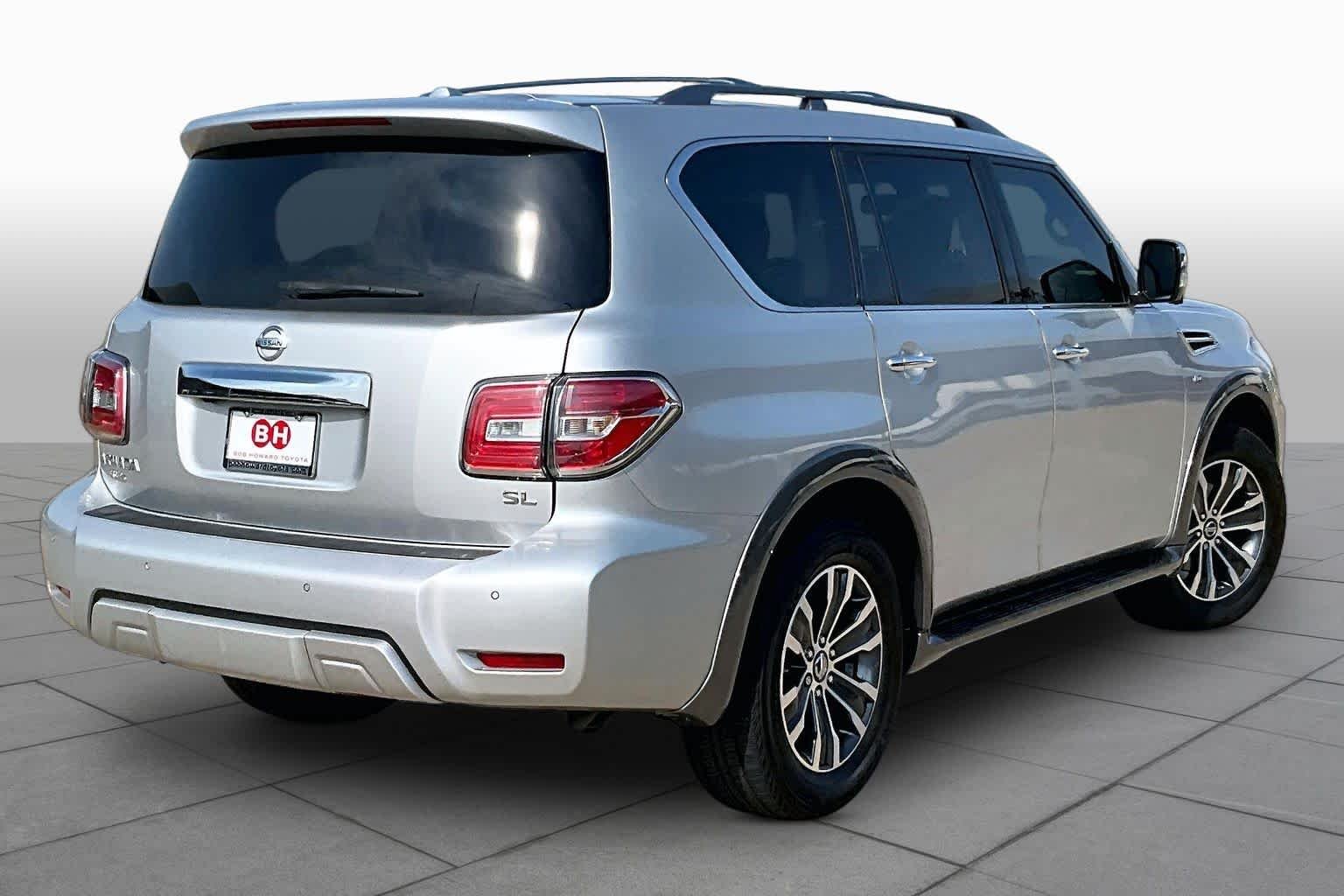 Used 2017 Brilliant Silver Nissan SL image 13