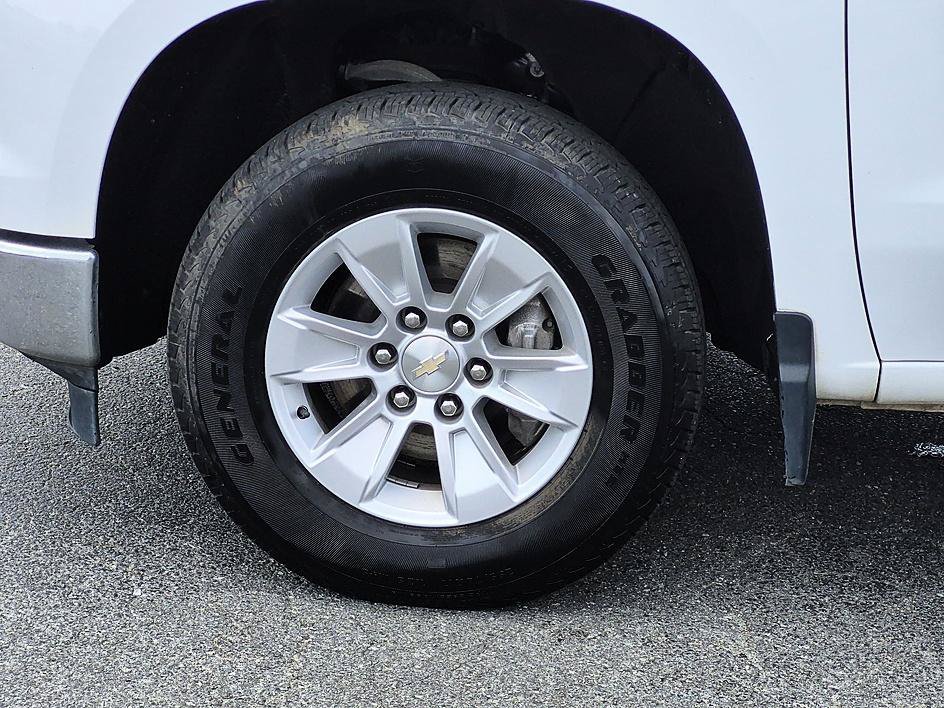 Used 2022 Summit White Chevrolet Work Truck image 10