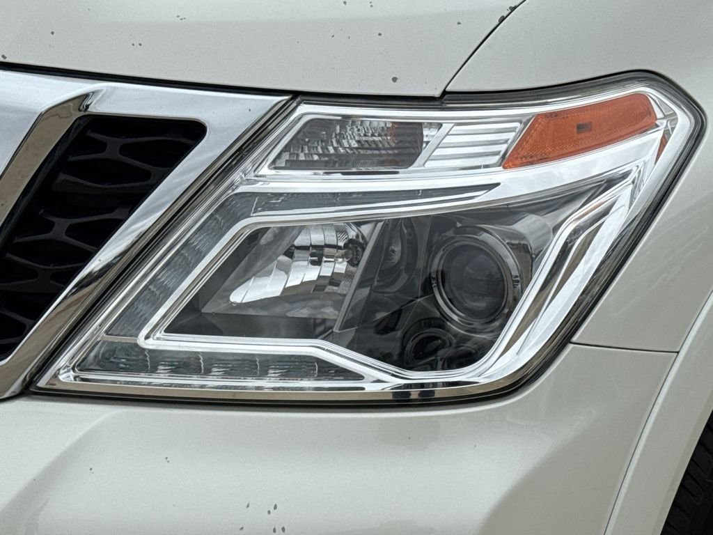 Used 2020 White Nissan Platinum image 4