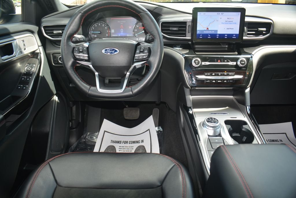 Used 2023 Gray Ford ST-Line image 3