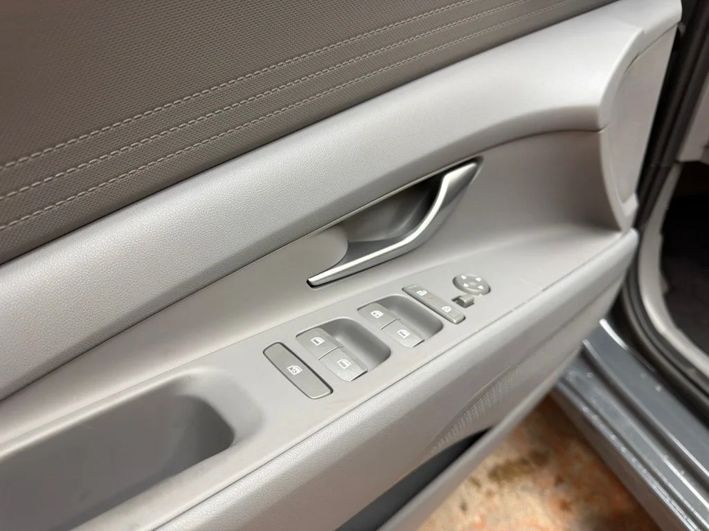 New 2026 Ecotronic Gray Hyundai SE image 22