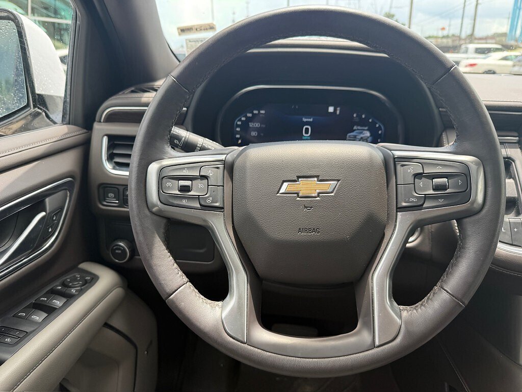 Used 2022 Iridescent Pearl Tricoat Chevrolet LT image 14