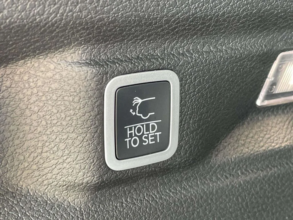New 2026 Bright White Clearcoat Jeep Laredo image 38