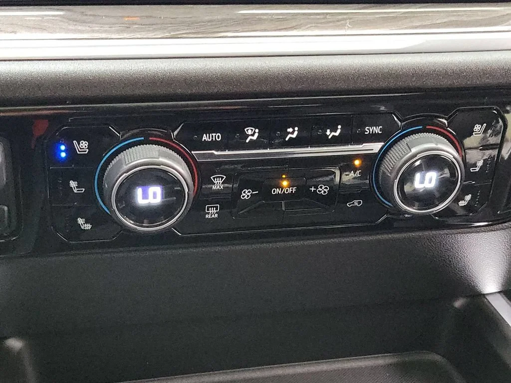 2024 Chevrolet Silverado 2500HD LTZ - Photo 18
