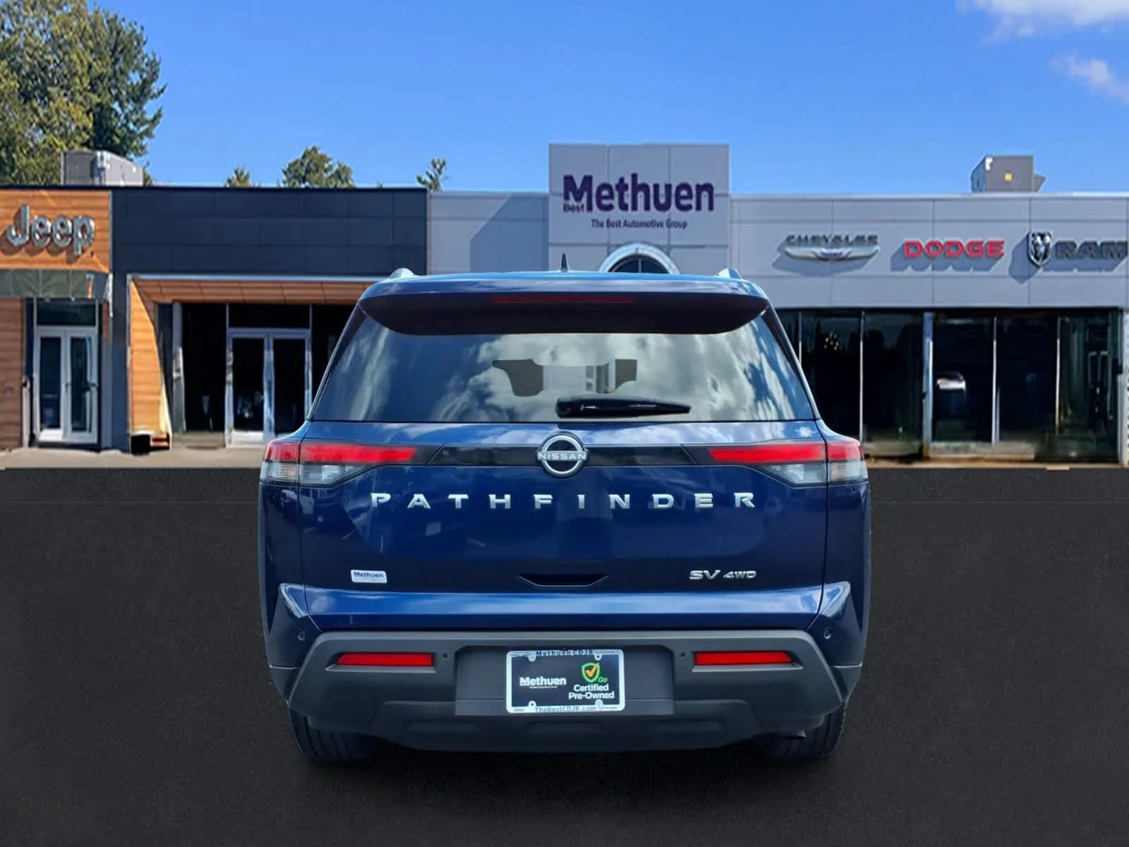 Used 2024 Deep Ocean Blue Pearl Nissan SV image 5