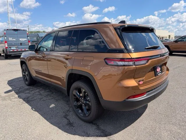 New 2027 Brown Jeep Limited image 5