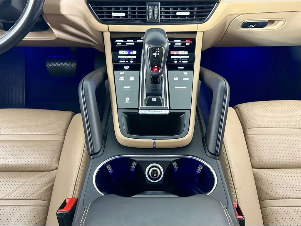 Used 2023 Moonlight Blue Metallic Porsche  image 16