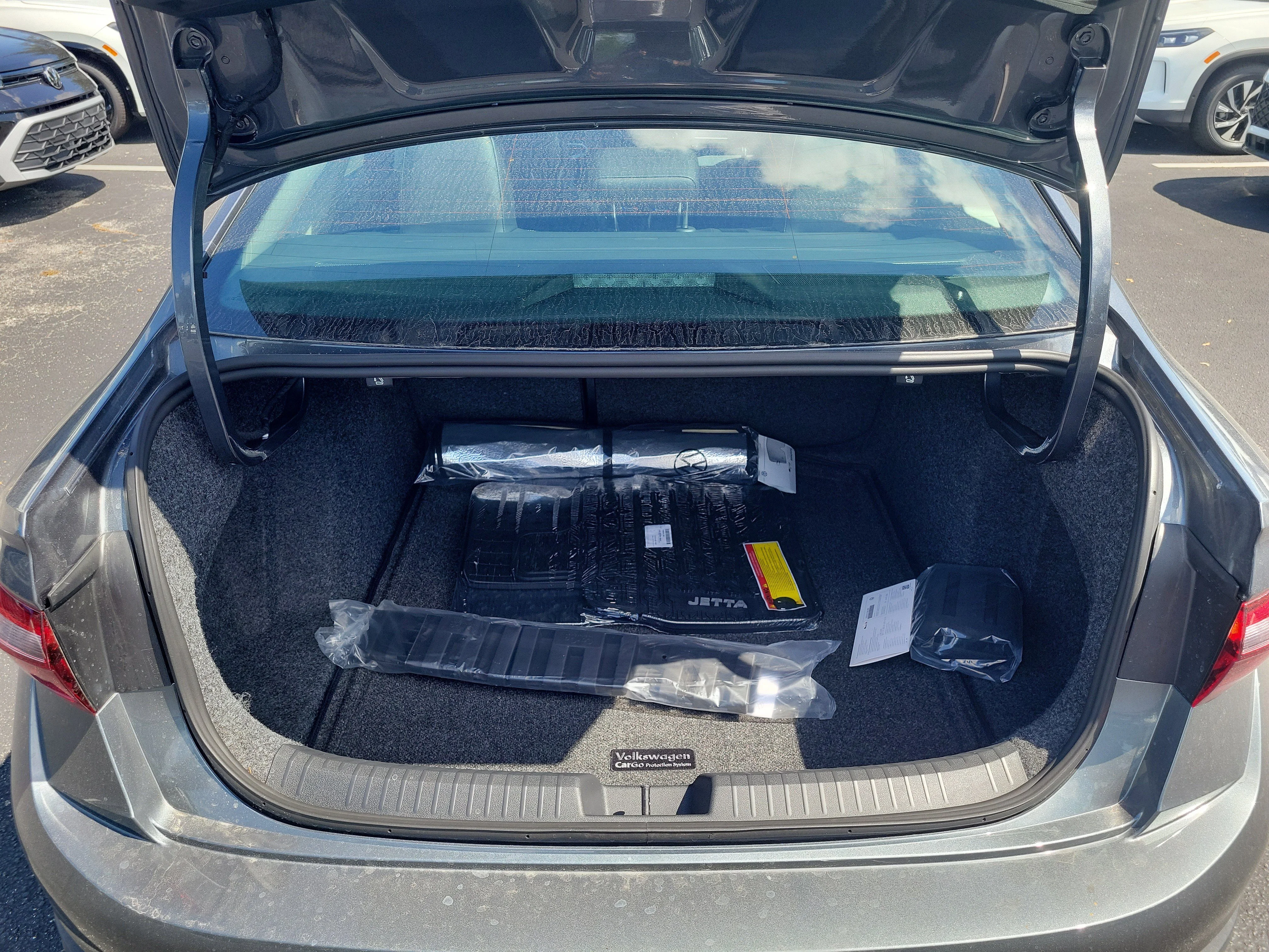 New 2026 Gray Volkswagen 1.5T SE image 10