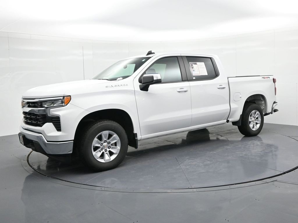 Used 2025 Summit White Chevrolet LT image 1