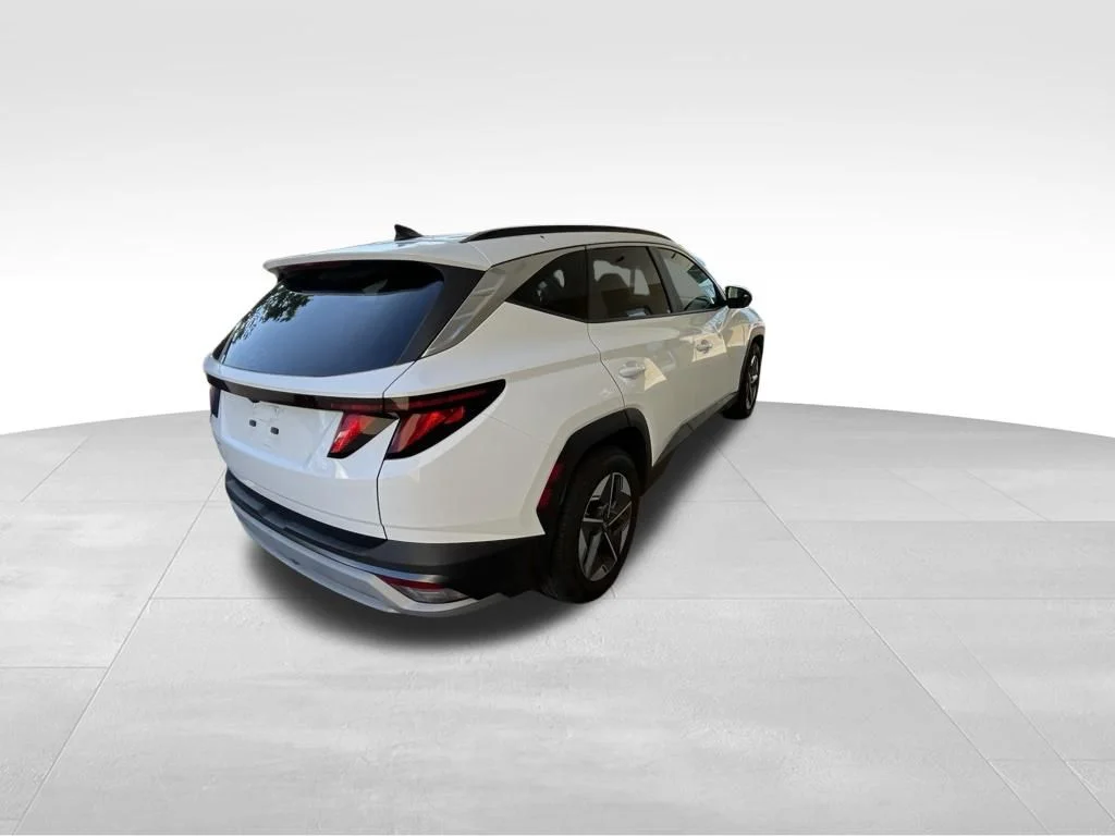 Used 2026 White Hyundai SEL Plus image 16