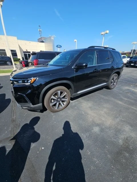 Certified Used 2025 Crystal Black Pearl Honda Touring image 1