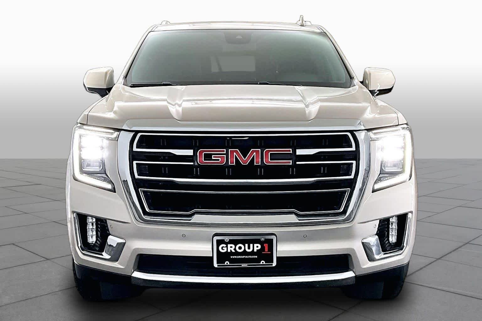 Used 2023 Pearl Beige Metallic GMC SLT image 4