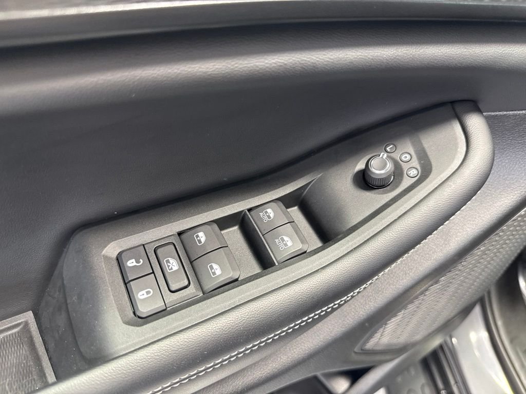 Used 2025 Gray Jeep Altitude X image 13
