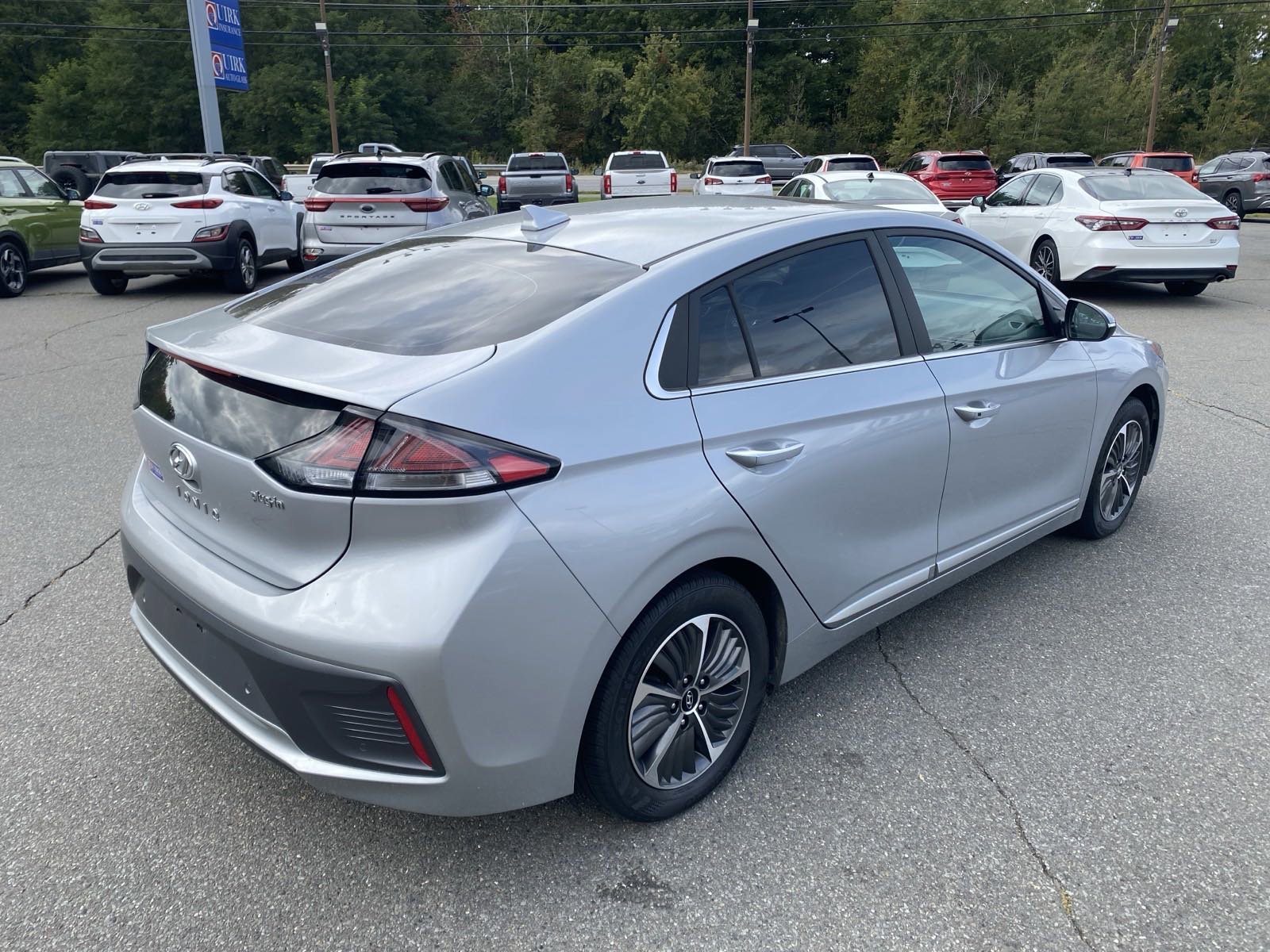 Used 2022 Stellar Silver Hyundai Limited image 4