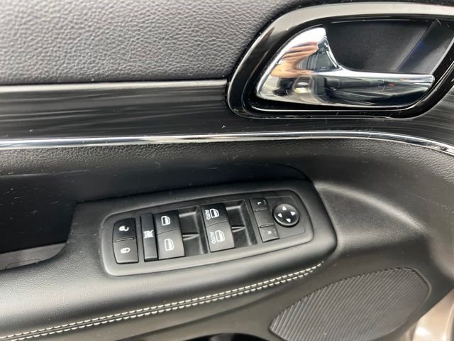 Used 2021 Brown Jeep Limited image 13