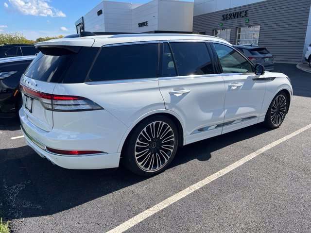 Used 2025 White Lincoln Black Label image 4