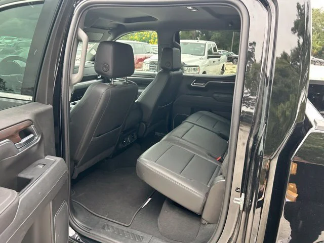 Used 2025 Onyx Black GMC SLT image 6