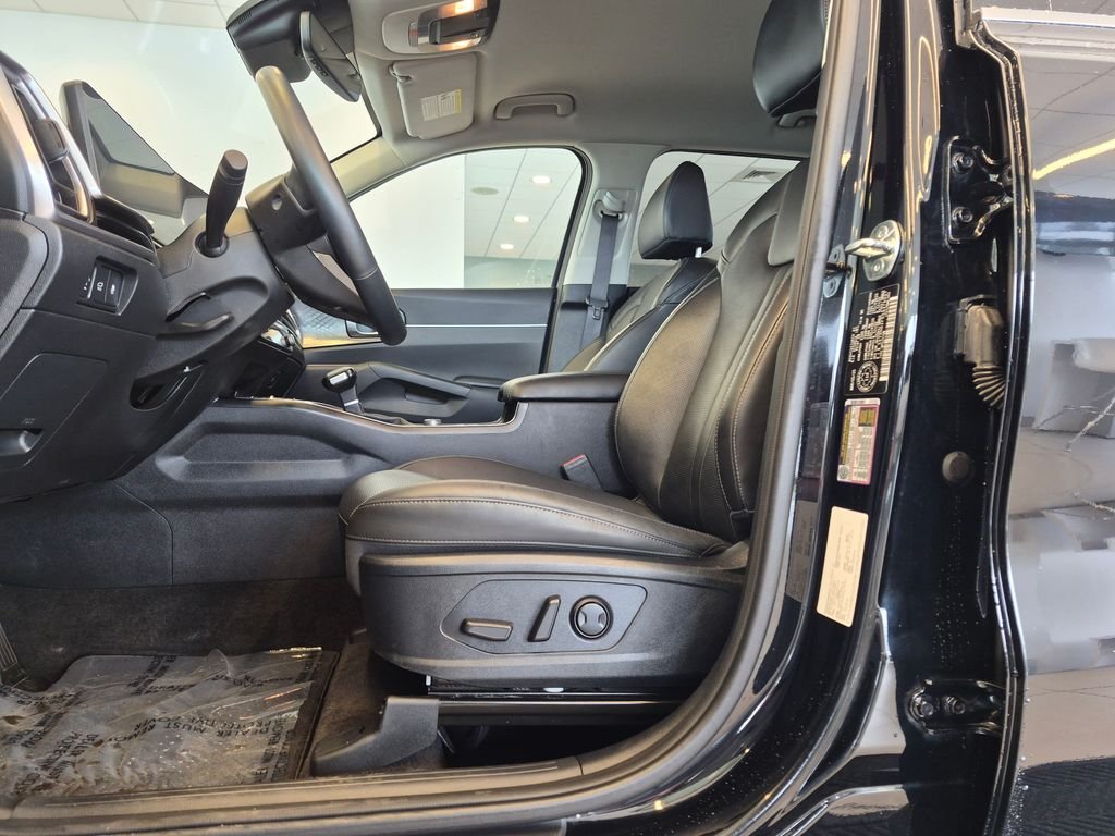 Used 2025 Black Kia EX image 12