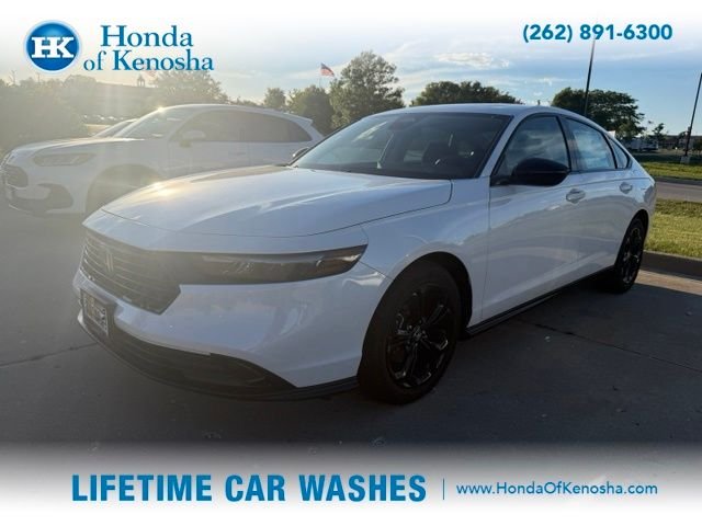 Certified Used 2025 Platinum White Pearl Honda SE image 1