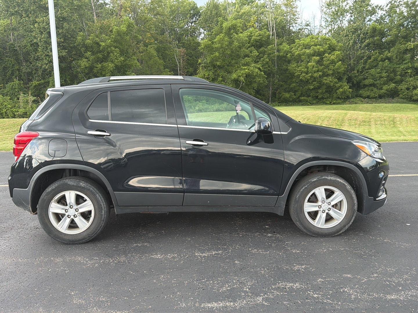 Used 2018 Mosaic Black Metallic Chevrolet LT image 5