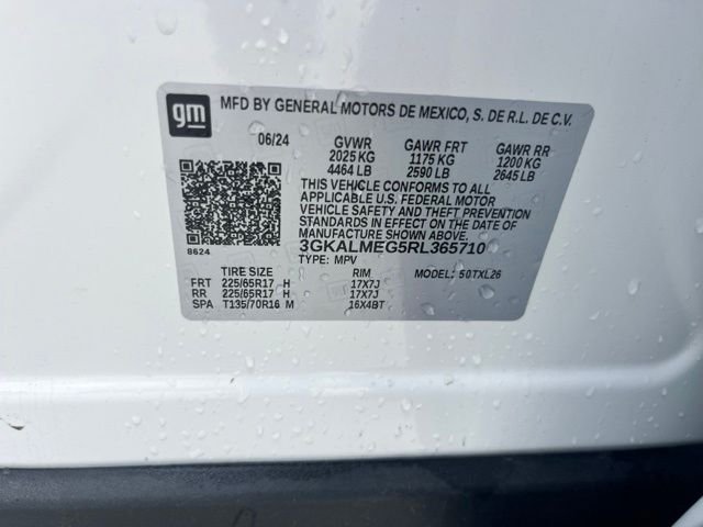 Used 2024 White GMC SLE image 13